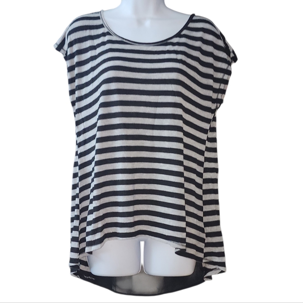 🖤Woman Size XL Trace Top🩶